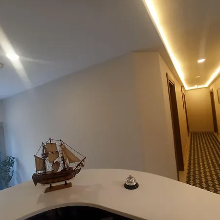 Mavi Hotel *