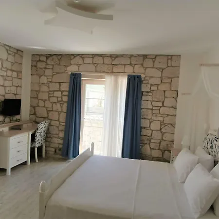 Mavi Hotel