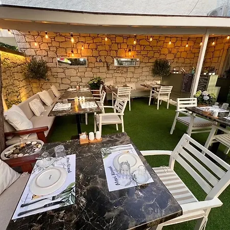 Mavi Hotel