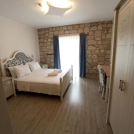 Mavi Hotel *