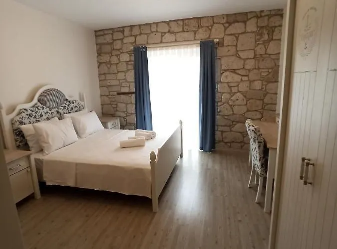 Mavi Hotel *