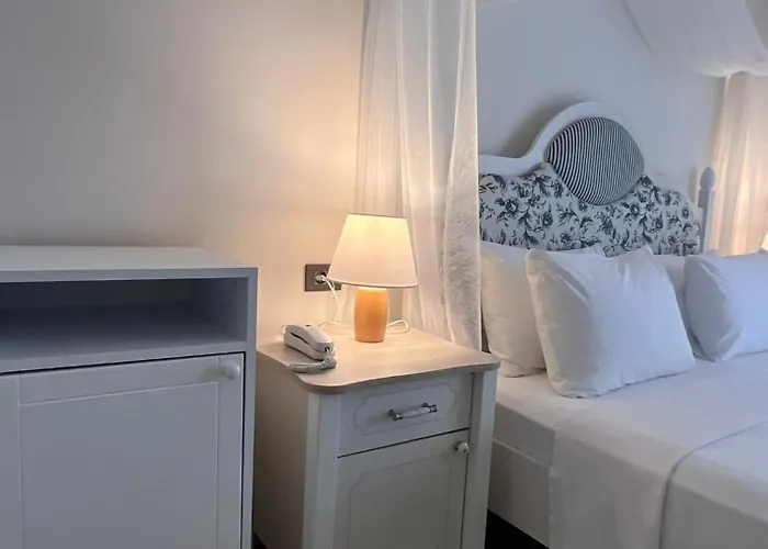 Mavi Hotel *